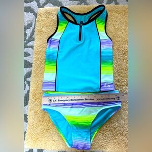 Gerry Rashguard 2 piece Girls swimsuit, size 8
NWT